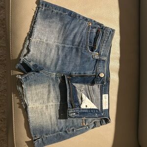 Gap women’s denim shorts size 27